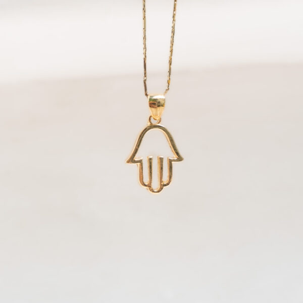 simple hamsa hand pendant